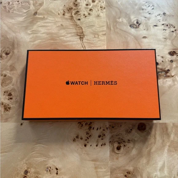 Hermes Apple Watch White Watch Band - Picture 7 of 8